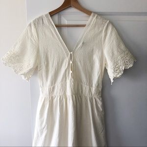 Embroidery dress in ivory